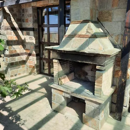 Beautiful 2-Bed Villa In Cholakova Cheshma Villa *