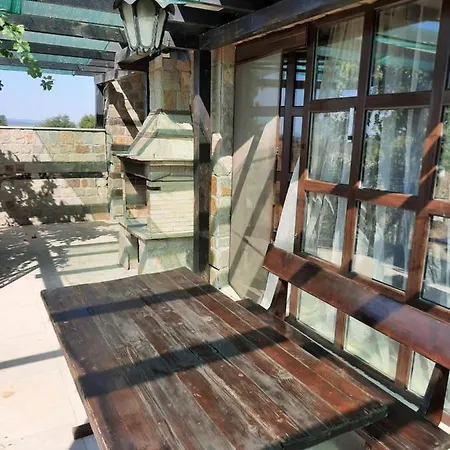 Villa Beautiful 2-Bed Villa In Cholakova Cheshma *